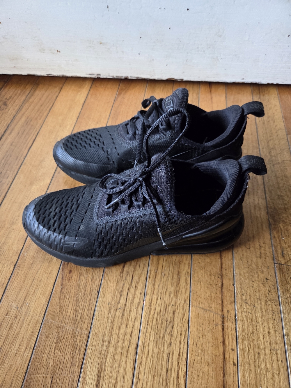 Nike Girls Black Knit Athletic Sneakers